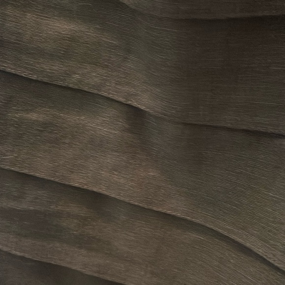 Larry Levine Brown Linen Skirt. Beautiful detail with vertical pleats.Lined Skrt - Picture 4 of 5